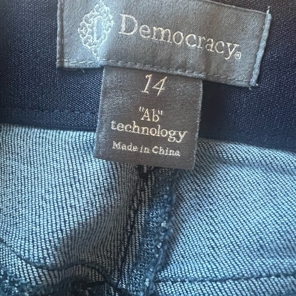 NWT.   Democracy “Ab” Technology Kick Flare jeans.  Size 14 - Picture 9 of 9